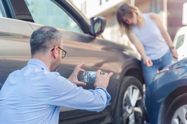 Professional Full Coverage Car Insurance technician working in Seaford, NY